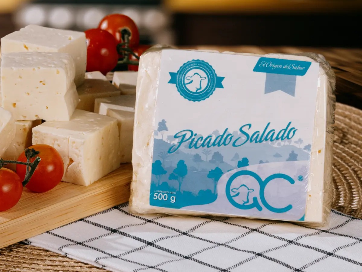 Queso picado salado